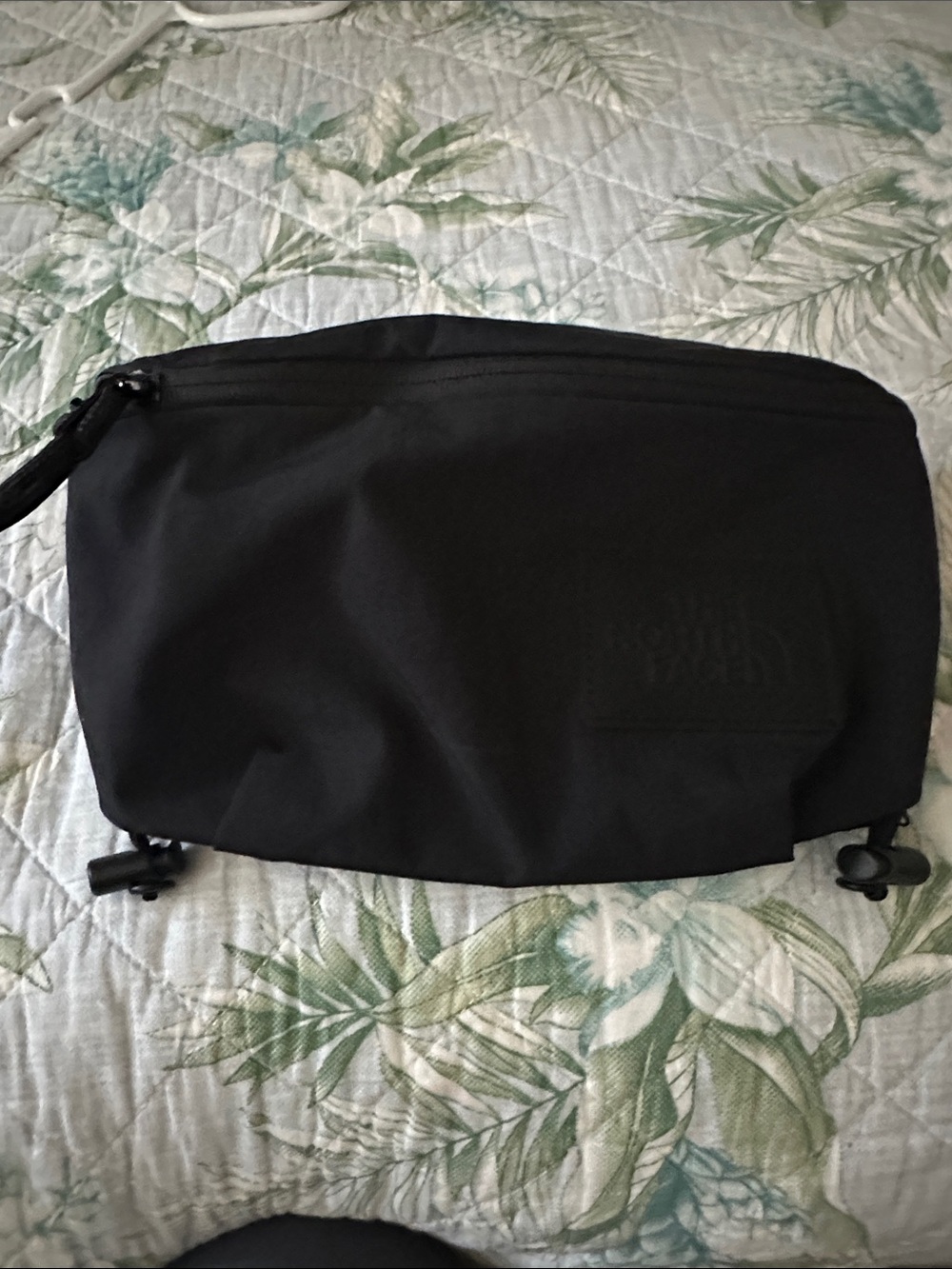 The North Face NWOT Black Waist Fanny Pack Belt Bag